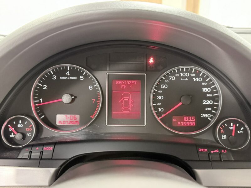 Audi A4 2.0 MPI 130KM ALT*Ambiente * Klimatronic * Tempomat * Relingi * Isofix B7 (2004-2007)