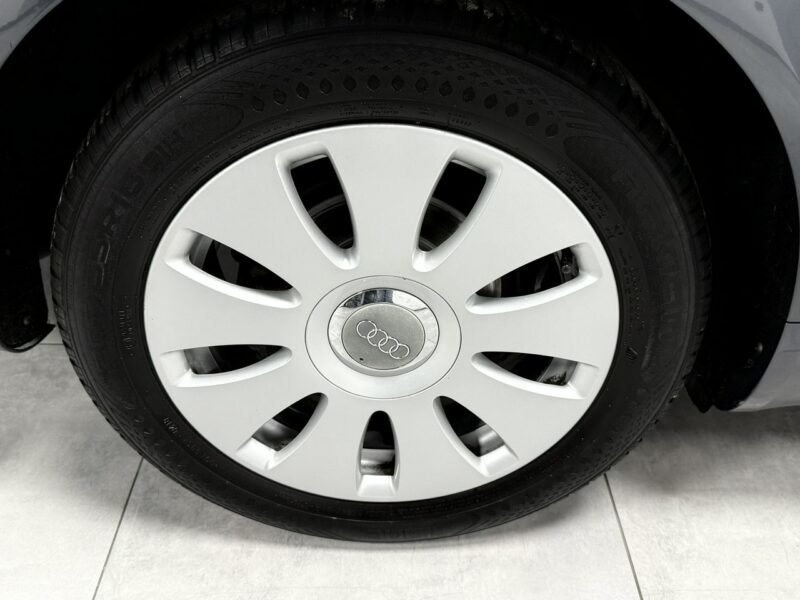 Audi A4 2.0 MPI 130KM ALT*Ambiente * Klimatronic * Tempomat * Relingi * Isofix B7 (2004-2007)