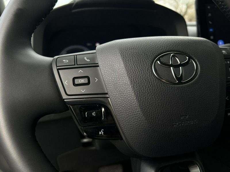 Toyota C-HR 1.8 HSD 140KM STYLE, salon Polska, gwarancja, FV23%