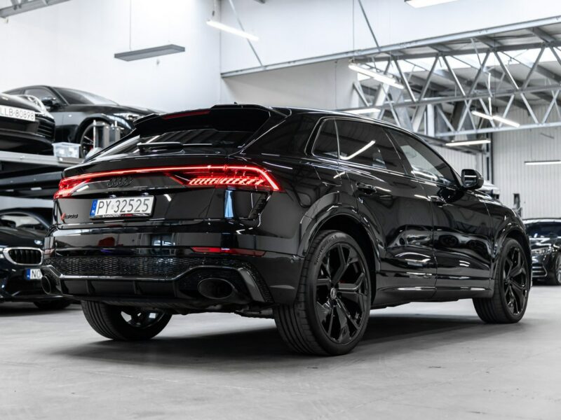 Audi RS Q8 600KM. Specyfikacja na 938 000 zł! Gwarancja 05.2026. FV23%.