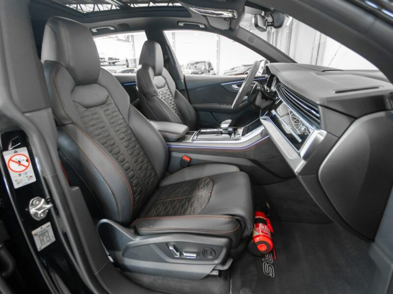 Audi RS Q8 600KM. Specyfikacja na 938 000 zł! Gwarancja 05.2026. FV23%.