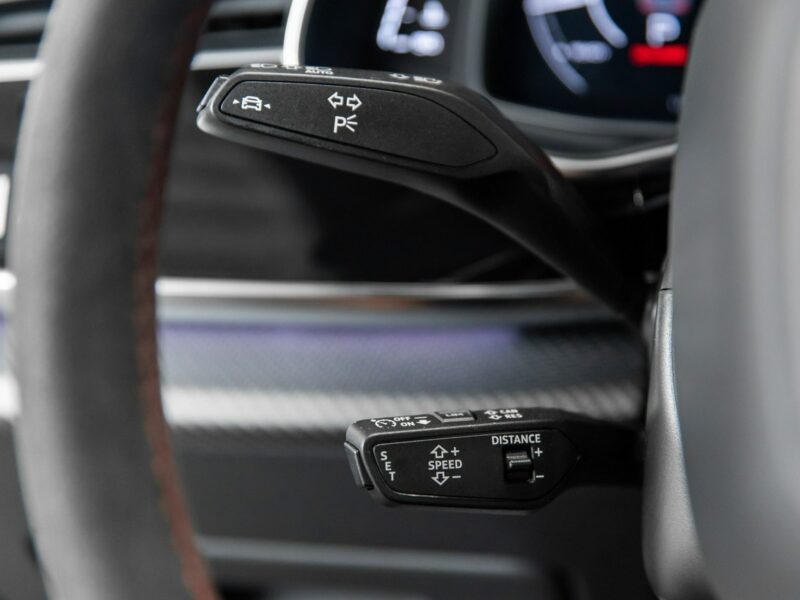 Audi RS Q8 600KM. Specyfikacja na 938 000 zł! Gwarancja 05.2026. FV23%.