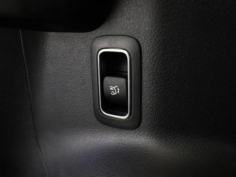 Mercedes GLB FV23% 7 os. full LED skóra/alcantara ambienta pakiet night kamery
