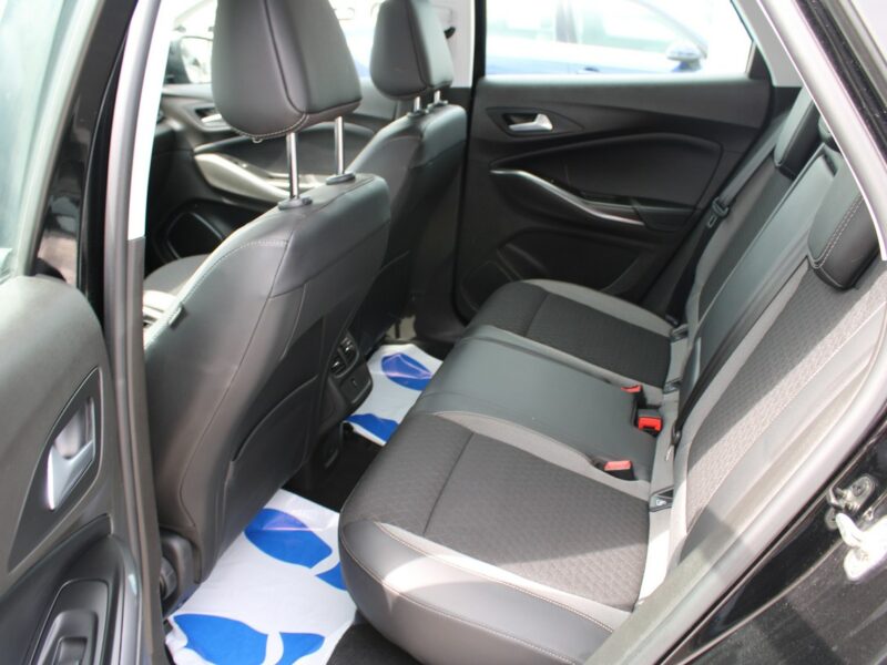 Opel Grandland X 1.6 Turbo Elegance Bussines Pack Automat