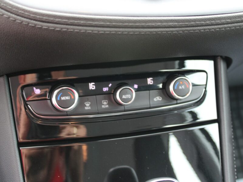 Opel Grandland X 1.6 Turbo Elegance Bussines Pack Automat