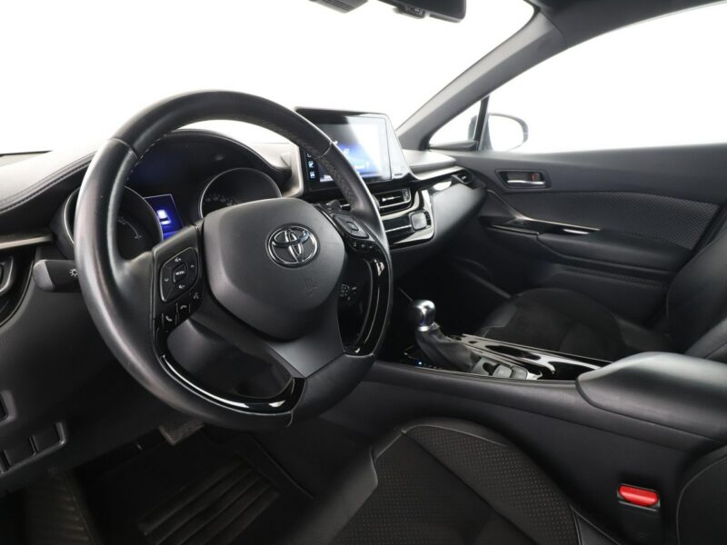 Toyota C-HR Dynamic grzane fotele PDC-kamera ACC półskóra