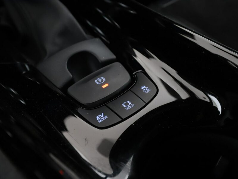 Toyota C-HR Dynamic grzane fotele PDC-kamera ACC półskóra