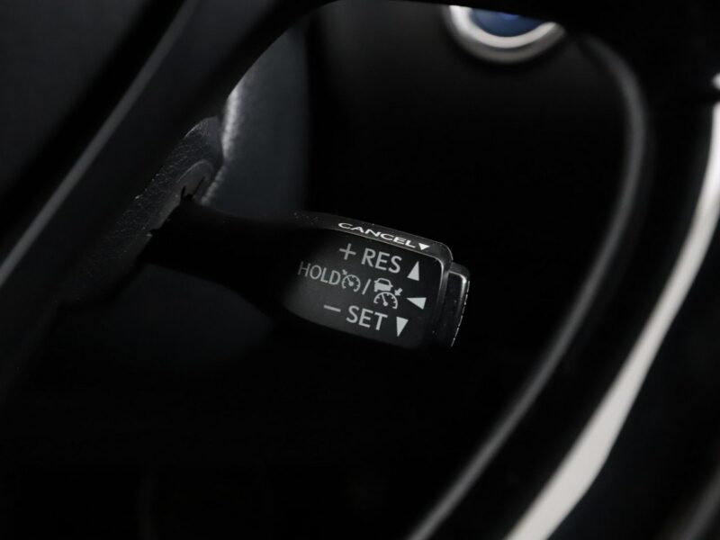 Toyota C-HR Dynamic grzane fotele PDC-kamera ACC półskóra