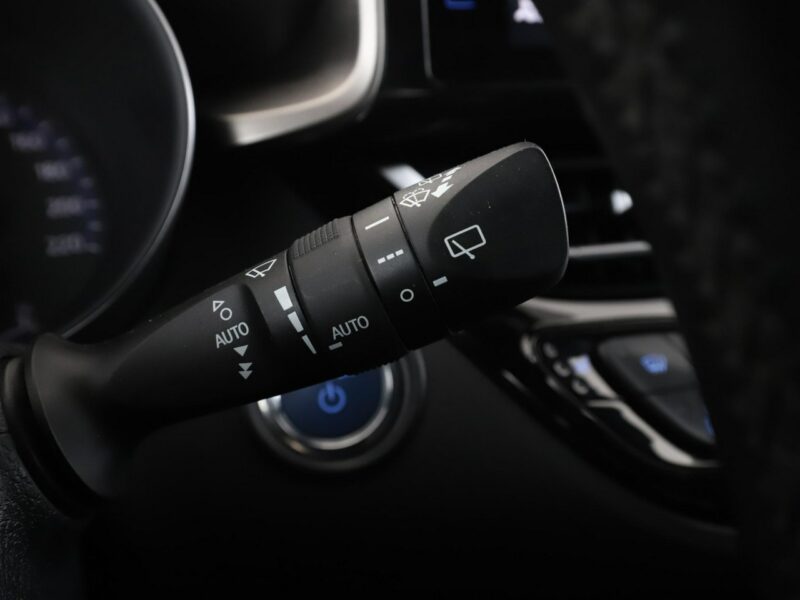 Toyota C-HR Dynamic grzane fotele PDC-kamera ACC półskóra