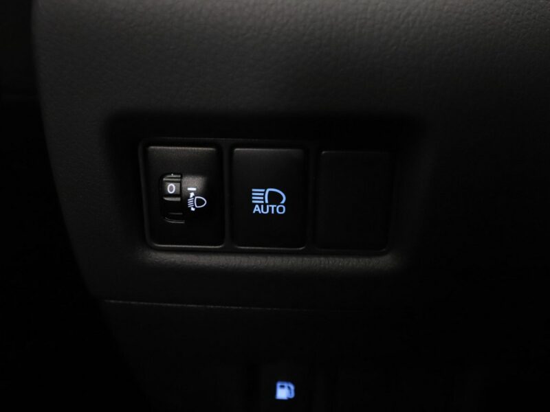 Toyota C-HR Dynamic grzane fotele PDC-kamera ACC półskóra