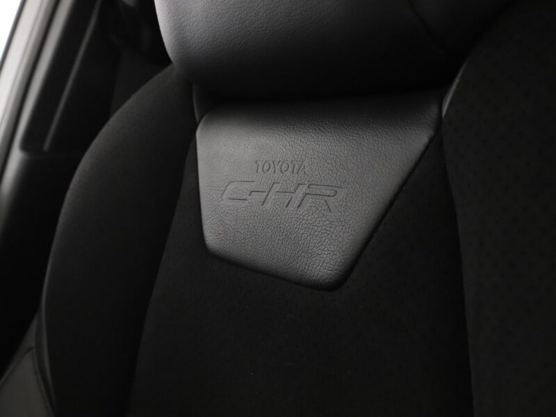 Toyota C-HR Dynamic grzane fotele PDC-kamera ACC półskóra