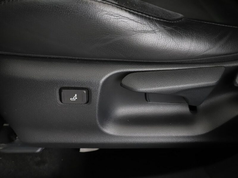 Toyota C-HR Dynamic grzane fotele PDC-kamera ACC półskóra