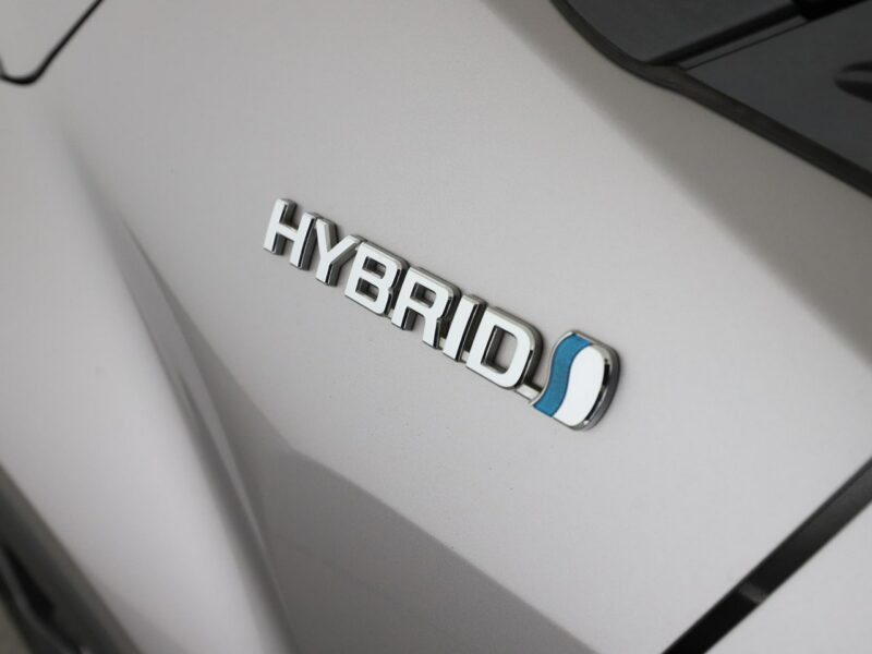 Toyota C-HR Dynamic grzane fotele PDC-kamera ACC półskóra