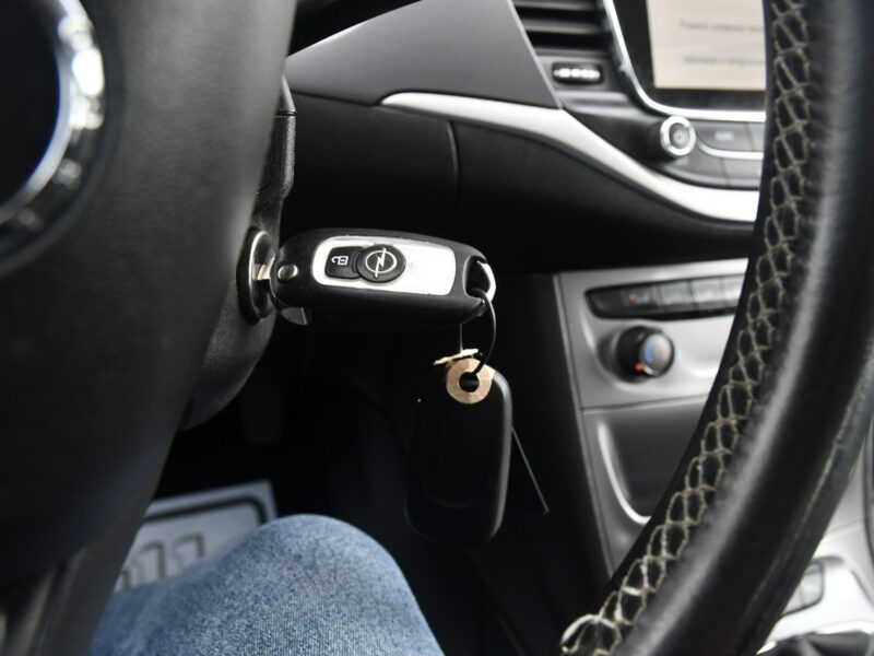 Opel Astra 1.4Turbo Benz. Navigacja.Klimatr 2 str.Parktr.Temp.Ledy.LIFT .OKAZJA K (2015-2021)