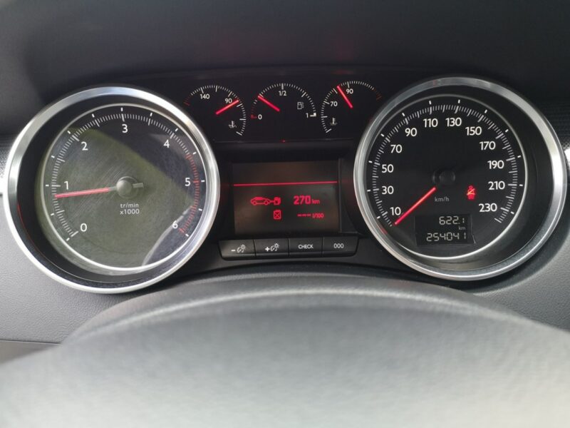 Peugeot 508 2.0HDI 140KM Klimatronik Navi Solar ALU 17 Ledy Serwis Gwarancja I (2010-2018)