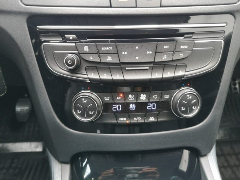 Peugeot 508 2.0HDI 140KM Klimatronik Navi Solar ALU 17 Ledy Serwis Gwarancja I (2010-2018)