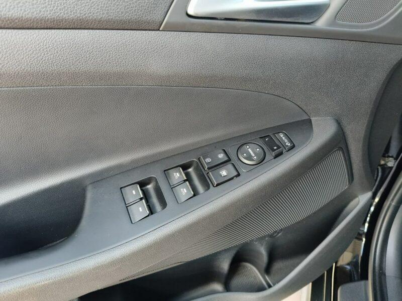 Hyundai Tucson 1.6 132KM LIFT Navi, Kamera, Grzane Fotele, Czujniki Cofania III (2015-2020)