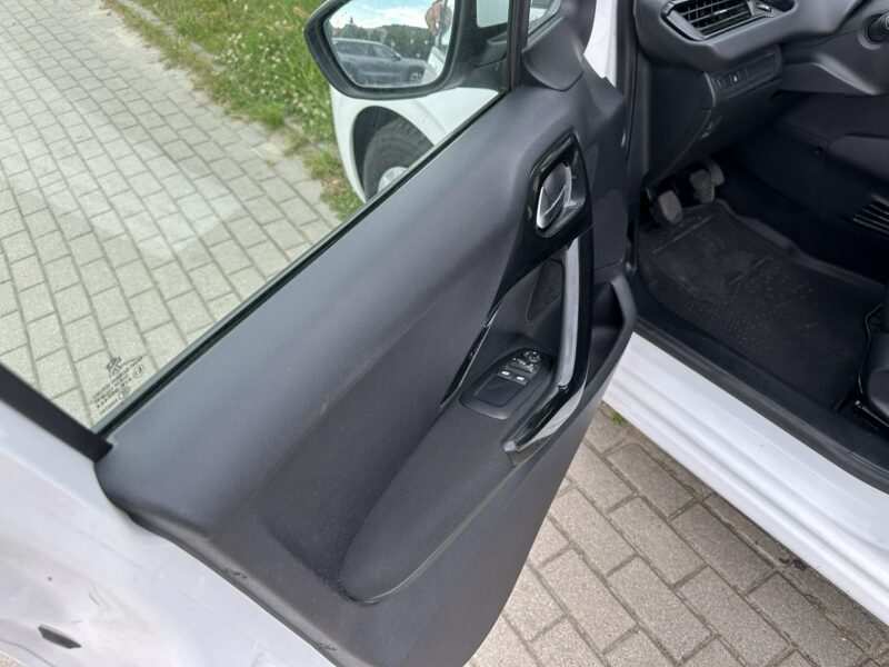 Peugeot 208 Benzyna, tempomat, radio dotykowe ,nawigacja, isofix, ESP, import I (2012-2019)