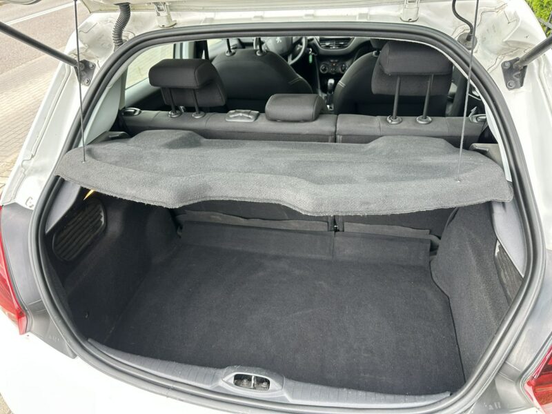 Peugeot 208 Benzyna, tempomat, radio dotykowe ,nawigacja, isofix, ESP, import I (2012-2019)