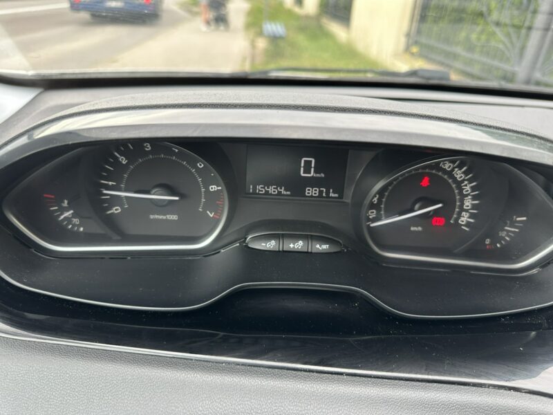 Peugeot 208 Benzyna, tempomat, radio dotykowe ,nawigacja, isofix, ESP, import I (2012-2019)