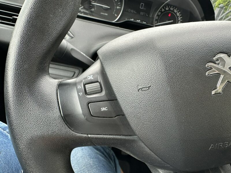 Peugeot 208 Benzyna, tempomat, radio dotykowe ,nawigacja, isofix, ESP, import I (2012-2019)