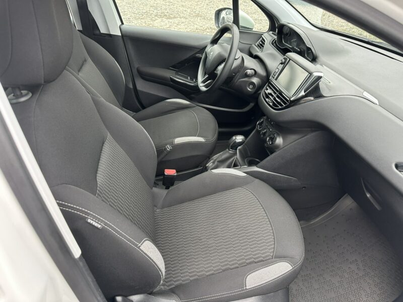 Peugeot 208 Benzyna, tempomat, radio dotykowe ,nawigacja, isofix, ESP, import I (2012-2019)