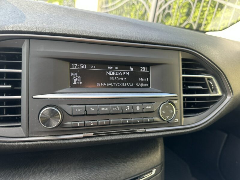 Peugeot 308 Benzyna, tempomat, LED światła dzienne, klimatyzacja, isofix, import T9 (2014-2021)