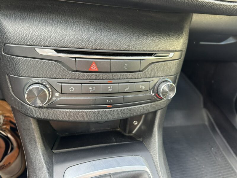 Peugeot 308 Benzyna, tempomat, LED światła dzienne, klimatyzacja, isofix, import T9 (2014-2021)