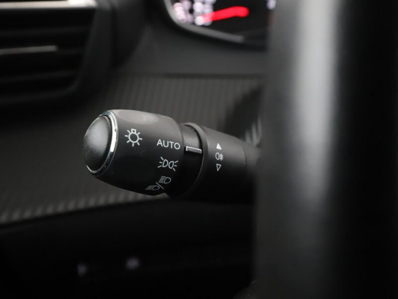 Peugeot 208 Allure automat navi PDC head-up klima-auto tempomat Bluetooth LED półs II (2019 -)