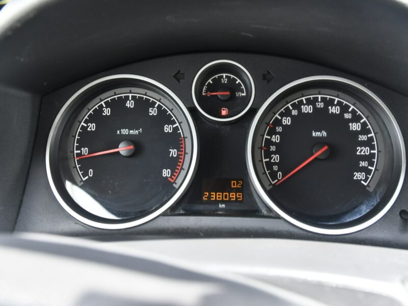 Opel Astra 1,6Benz Klimatronic-Sprawny.Tempomat.EL.szyby.Centralka,Hak.OKAZJA H (2004-2014)