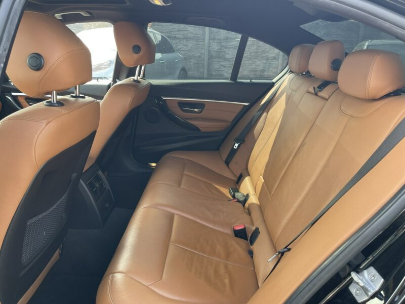BMW 330 Sport Automat Skóra Podgrzewanie Pamieć ustaw. 245KM F30 (2012-)