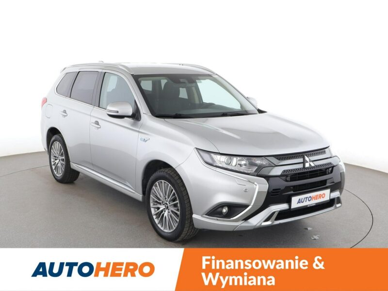 Mitsubishi Outlander PHEV Automat Klimatyzacja Podgrzewane fotele Kamera cofania Bluetooth III (2012-)
