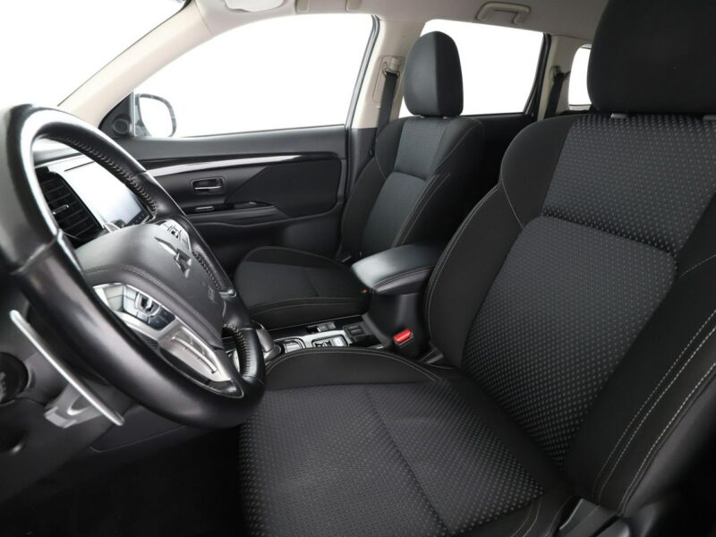 Mitsubishi Outlander PHEV Automat Klimatyzacja Podgrzewane fotele Kamera cofania Bluetooth III (2012-)