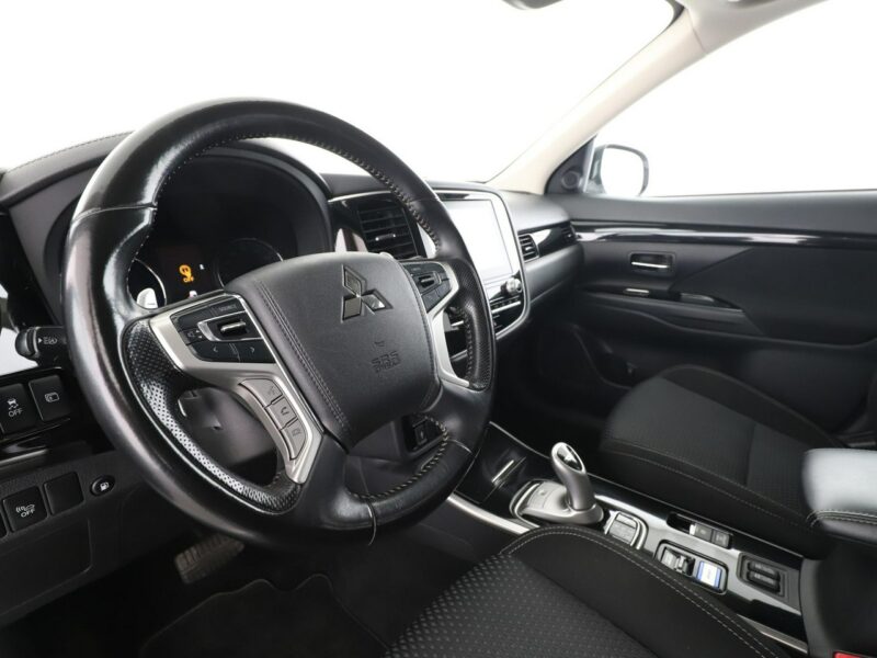 Mitsubishi Outlander PHEV Automat Klimatyzacja Podgrzewane fotele Kamera cofania Bluetooth III (2012-)