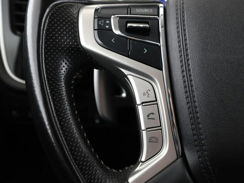 Mitsubishi Outlander PHEV Automat Klimatyzacja Podgrzewane fotele Kamera cofania Bluetooth III (2012-)