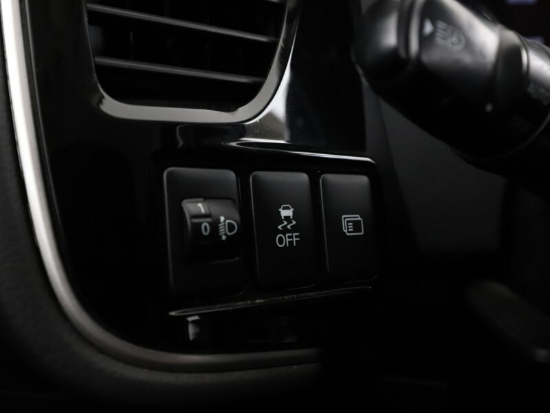 Mitsubishi Outlander PHEV Automat Klimatyzacja Podgrzewane fotele Kamera cofania Bluetooth III (2012-)