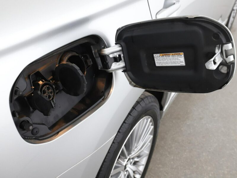 Mitsubishi Outlander PHEV Automat Klimatyzacja Podgrzewane fotele Kamera cofania Bluetooth III (2012-)