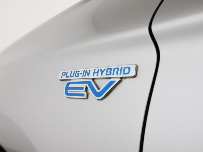 Mitsubishi Outlander PHEV Automat Klimatyzacja Podgrzewane fotele Kamera cofania Bluetooth III (2012-)