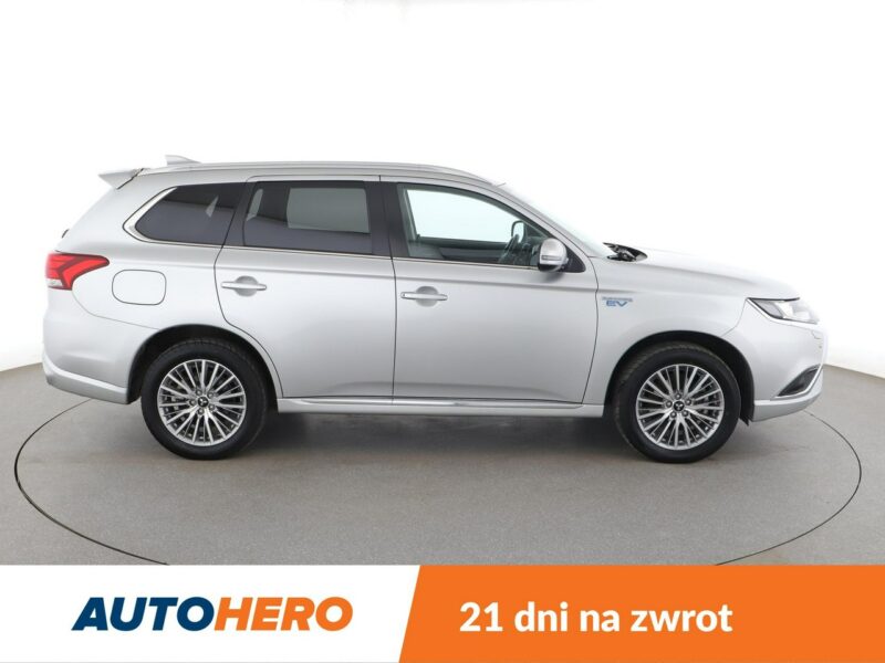 Mitsubishi Outlander PHEV Automat Klimatyzacja Podgrzewane fotele Kamera cofania Bluetooth III (2012-)