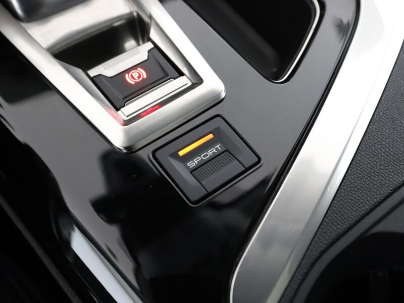 Peugeot 3008 180KM Automat Panorama Navi Klimatyzacja Bluetooth II (2016-)