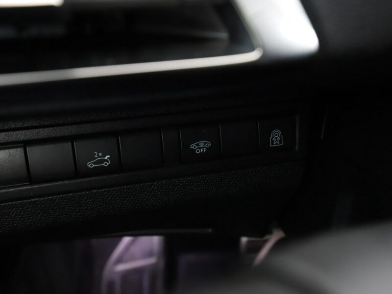 Peugeot 3008 180KM Automat Panorama Navi Klimatyzacja Bluetooth II (2016-)