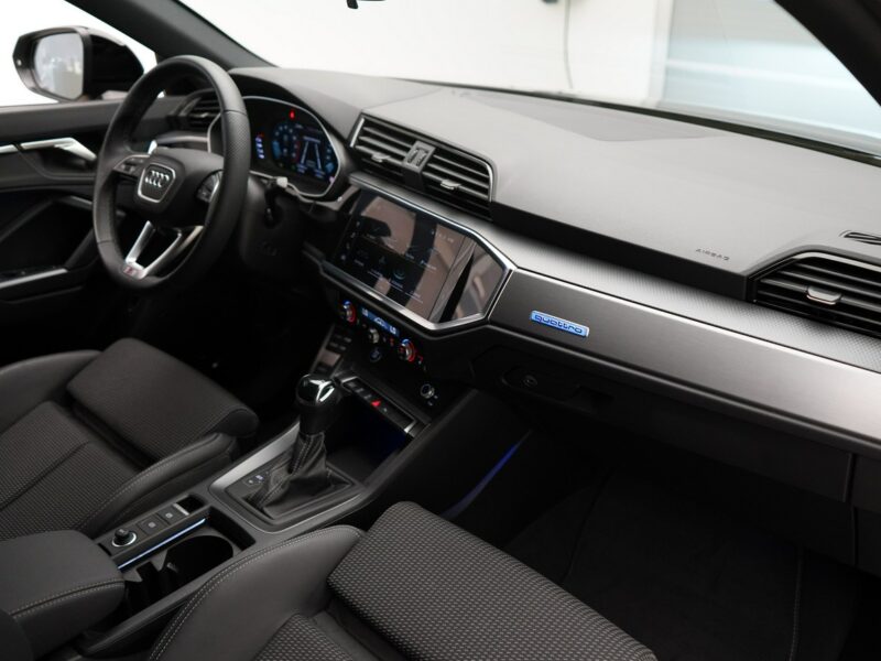 Audi Q3 Sportback 40TFSI Quattro 190KM Sline Kamera360 ACC Sonos MatrixLED