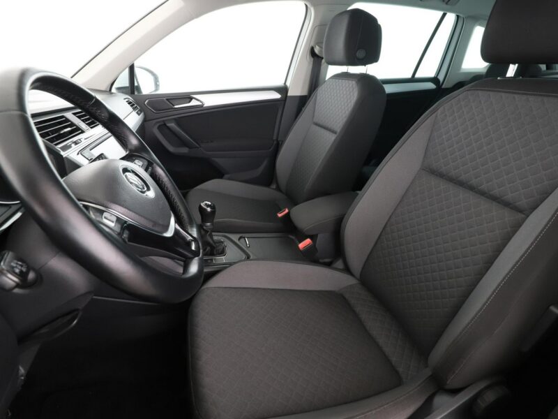 Volkswagen Tiguan GRATIS! Pakiet Serwisowy o wartości 700 zł! II (2016-2024)