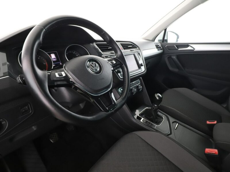 Volkswagen Tiguan GRATIS! Pakiet Serwisowy o wartości 700 zł! II (2016-2024)