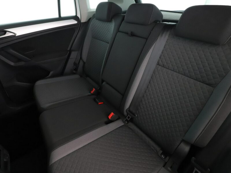 Volkswagen Tiguan GRATIS! Pakiet Serwisowy o wartości 700 zł! II (2016-2024)
