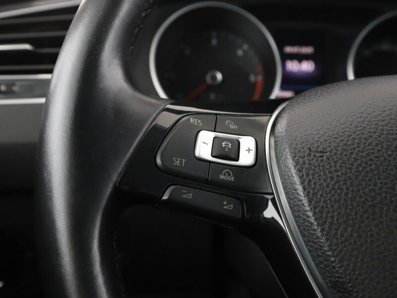 Volkswagen Tiguan GRATIS! Pakiet Serwisowy o wartości 700 zł! II (2016-2024)
