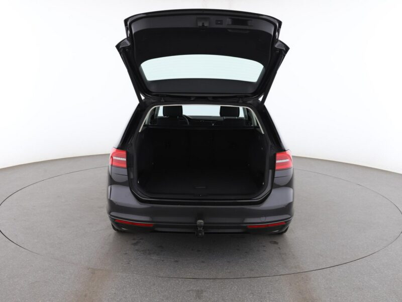 Volkswagen Passat FV23% matrix LED navi klima auto czujniki parkowania B8 (2014-2023)