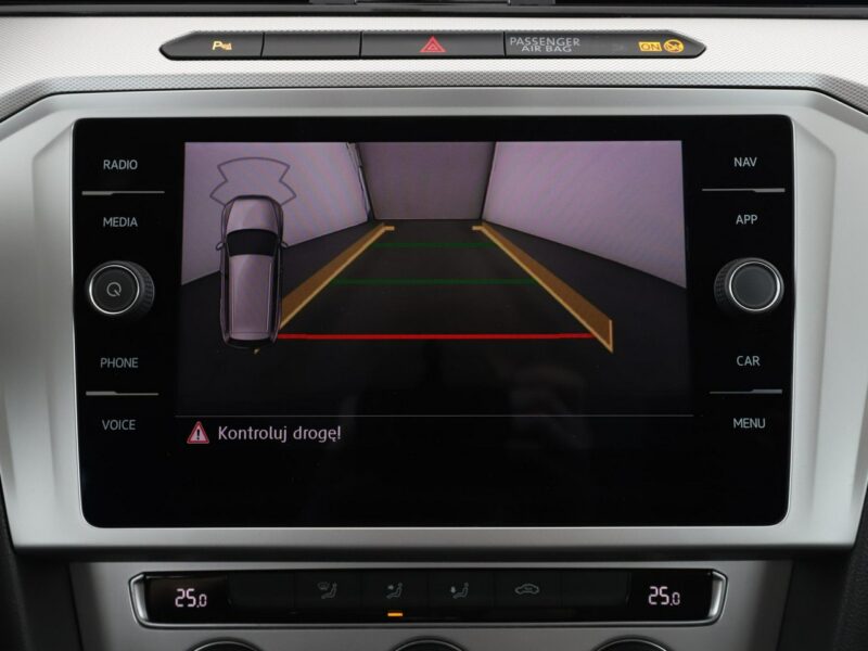 Volkswagen Passat FV23% matrix LED navi klima auto czujniki parkowania B8 (2014-2023)