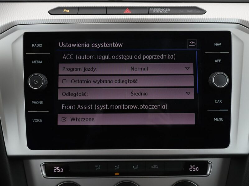 Volkswagen Passat FV23% matrix LED navi klima auto czujniki parkowania B8 (2014-2023)