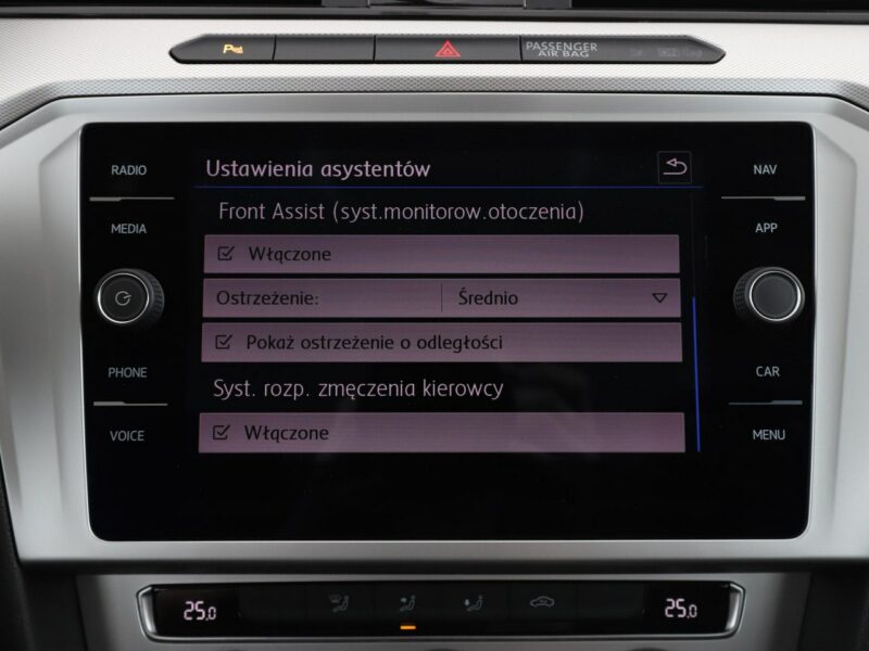 Volkswagen Passat FV23% matrix LED navi klima auto czujniki parkowania B8 (2014-2023)